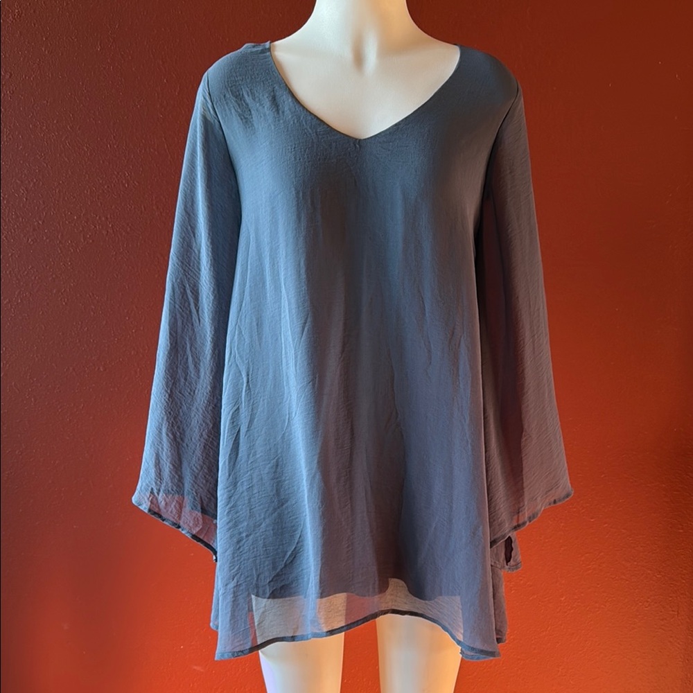 NWT Elegant V-Neck smoky blue Women's dress by Show Me Your MuMu - size small